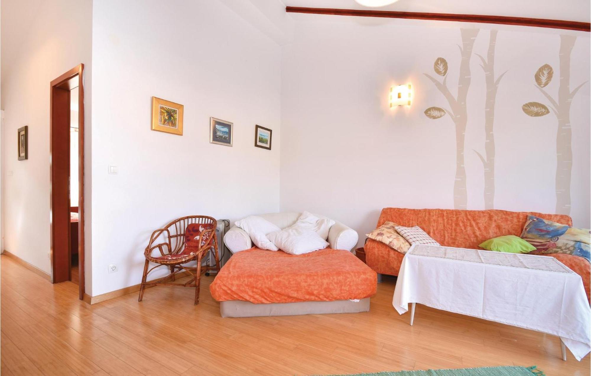 2 Bedroom Gorgeous Apartment In Stomorska Kültér fotó
